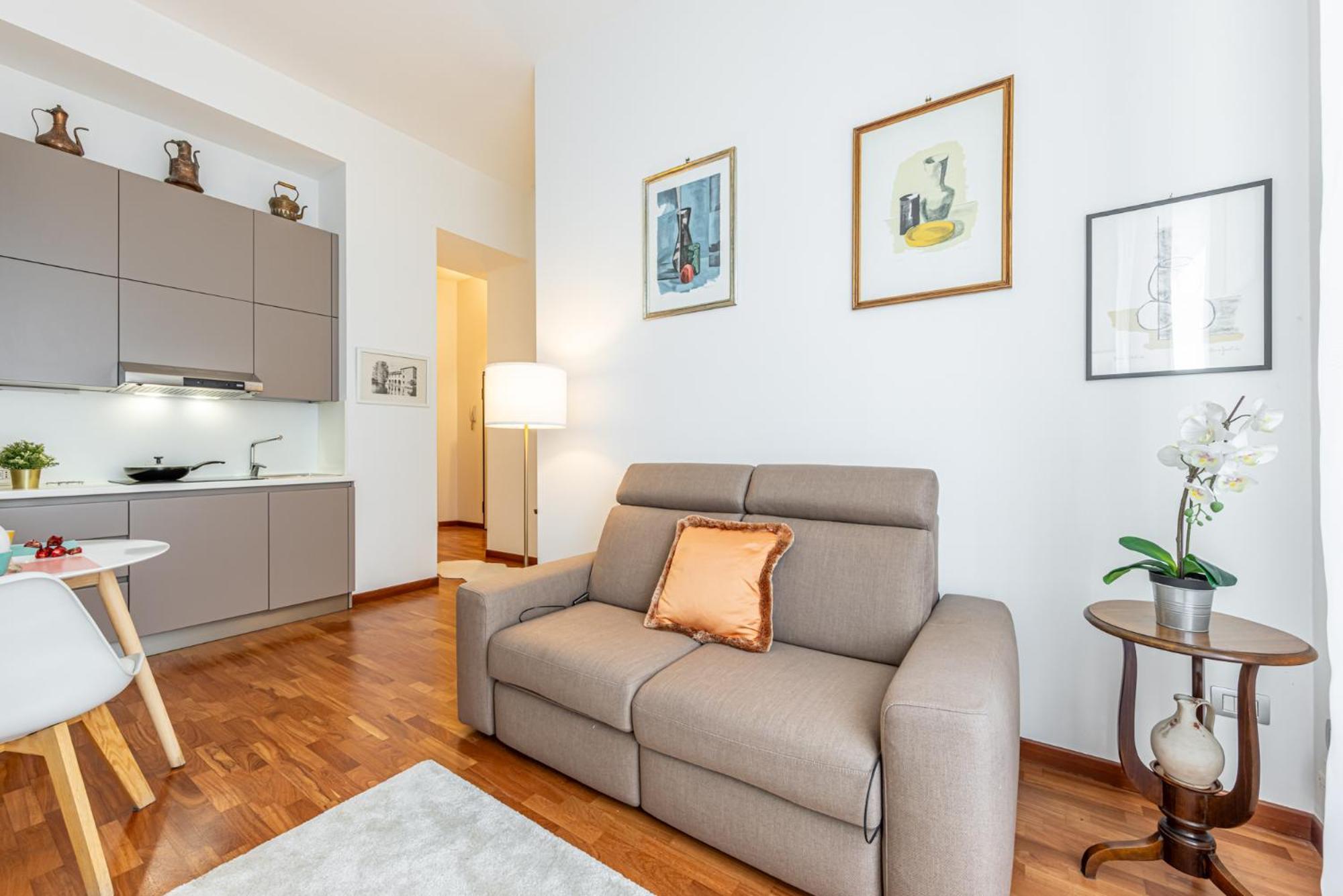 Luxury, Modern & Charming Near Station Milano